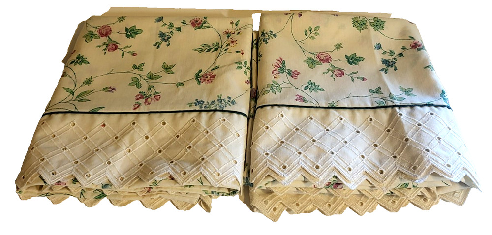 Set of 2 Vtg Lady Pepperell Floral Standard Pillowcase Eyelet Lace Cottagecore
